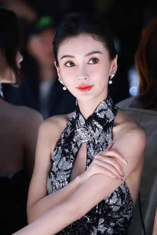 黄晓明杨颖离婚张素霞成最可怜之人母子情深难掩失落