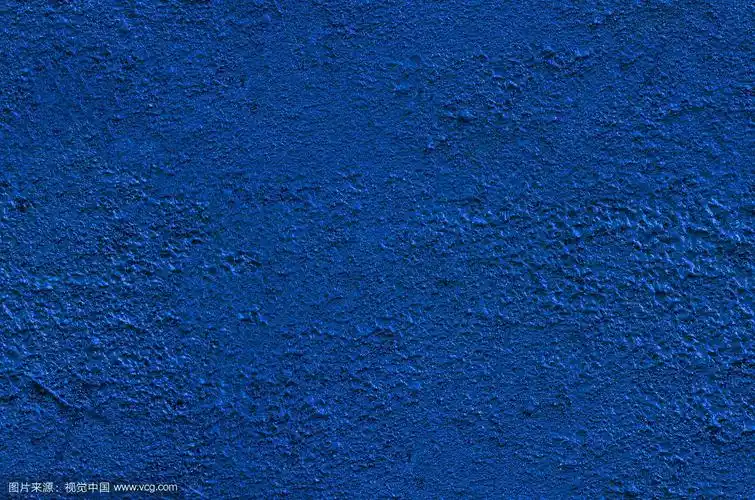 底色为深蓝色灰泥,外表面涂漆,粗糙浇筑水泥和混凝土墙面纹理,装饰性