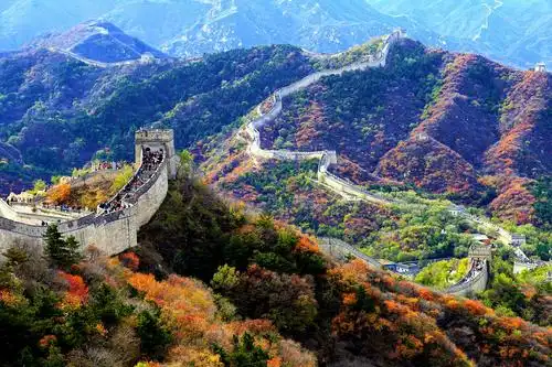 雄伟壮观的八达岭长城   束荣坤摄