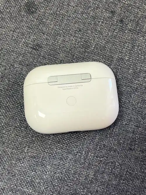 出苹果蓝牙耳机pro一代全套齐全