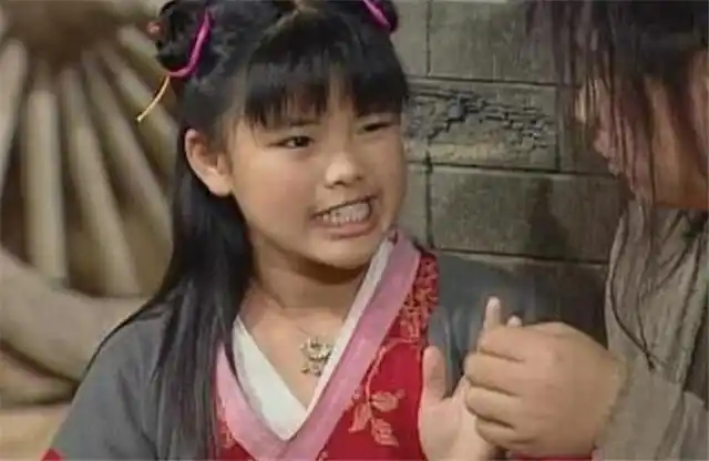 最丑的童星是谁(曾被嘲讽是最丑童星)(2)