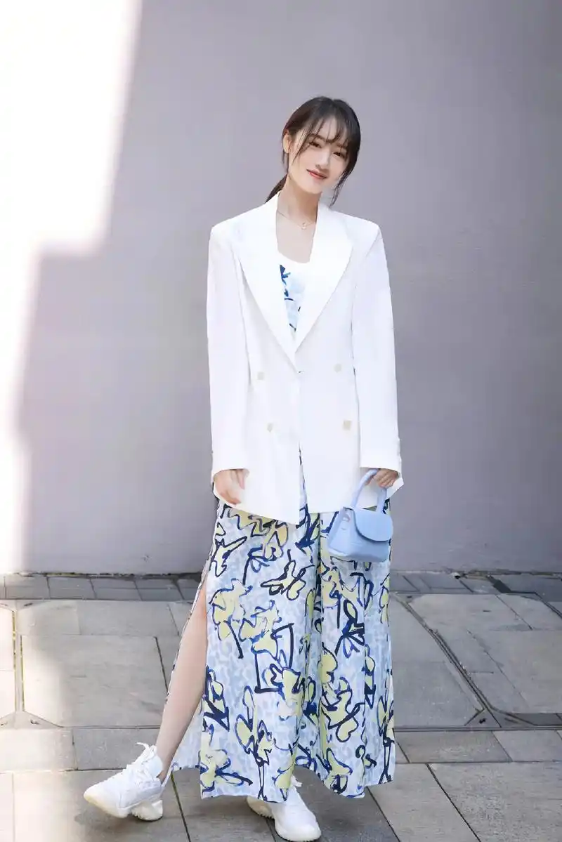 等夏天 等秋天 等下个季节#袁冰妍 - 抖音