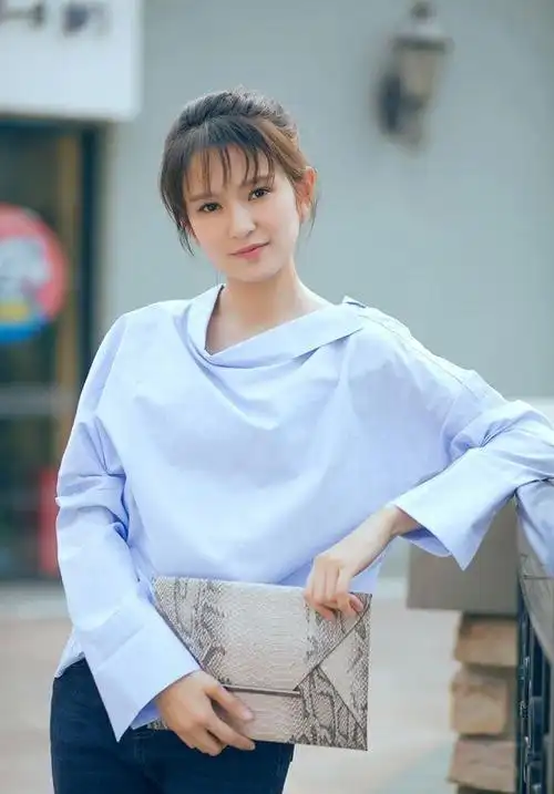 唯美雅致,魅力诱人——女演员肖茵