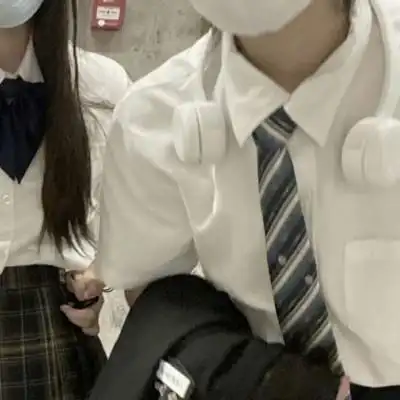 不露脸情侣头像我对你所有主动的潜台词都是想你