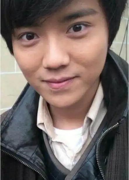 鹿晗不同时期的纯素颜照,看了你还会喜欢他吗?