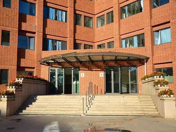 p>石家庄市第二中学( i>no.