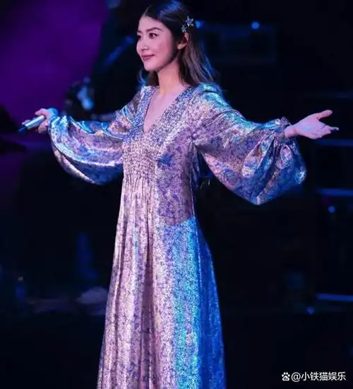 陈慧琳澳门演唱会!51岁依然登台热舞,身材颜值仍处于巅峰