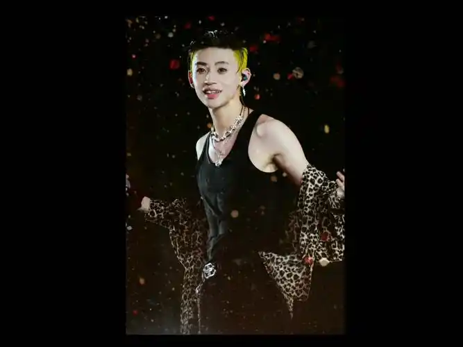 【小鬼的腹肌】这58块的腹肌谁不想拥有