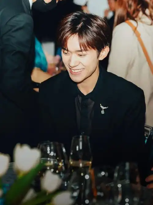 易烊千玺tiffany活动#易烊千玺代言tiffany