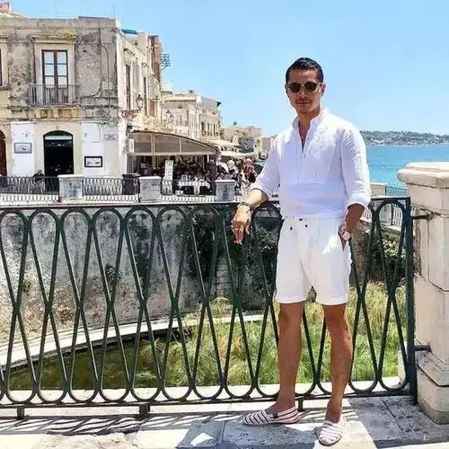 把五五分的身材穿成黄金比例男人你需要一条极短裤