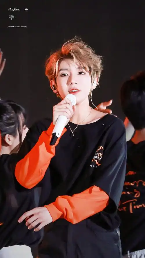 与王源十年璀璨共往##王源新专辑客厅狂欢