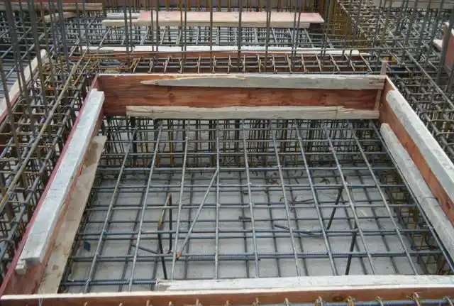 筏板是基础工程中的一种混凝土板.