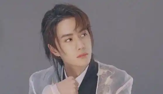 王一博的鼻子透光,是动过吗?_气质_五官_脸型