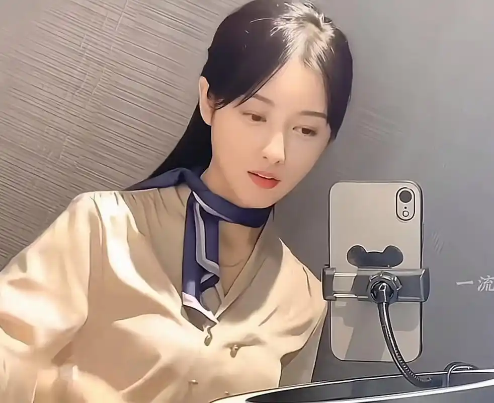 新晋女神!江苏售楼小姐姐小朱,职业装惊艳全网!