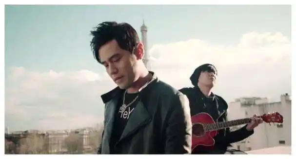 gai晒与周杰伦合照疑似两人一见如故将合作遭到杰迷强烈反对