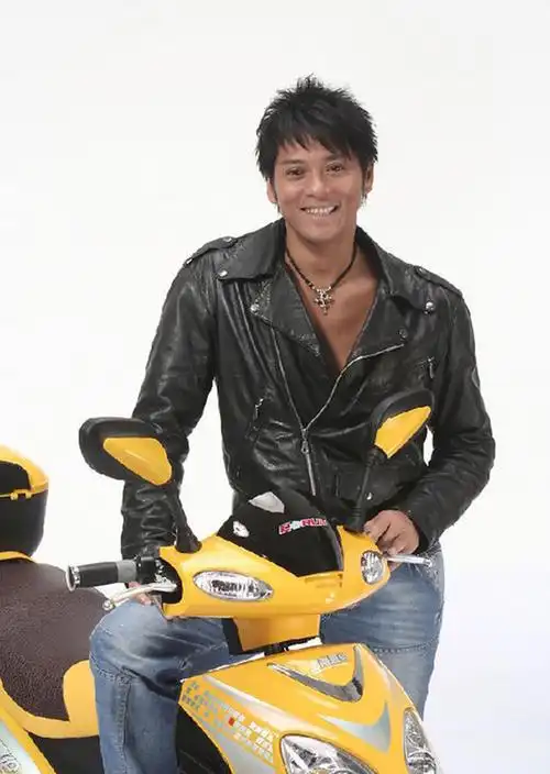 3,莫少聪 说起莫少聪大家应该都非常熟悉了,当时也是非常的有名气,走