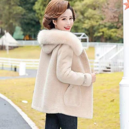 年轻妈妈水貂绒短款外套2021新款冬装洋气中老年女装时尚毛呢外衣