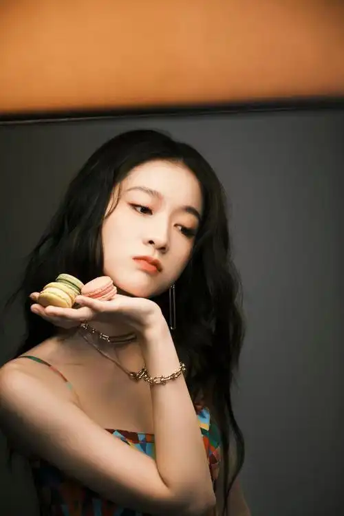 美女图中国内地95后演员张雪迎