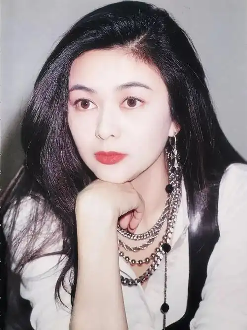 关之琳真的有那么美看过20岁的珍贵靓照我信了