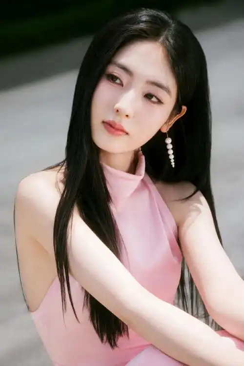 邢菲新造型美貌##邢菲黑长直浓颜造型