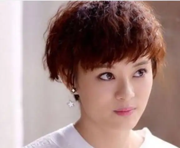 女生泡面烫短发如何打理_短发发型_西子美发网