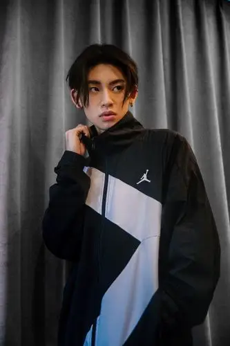 小鬼王琳凯合作aj了