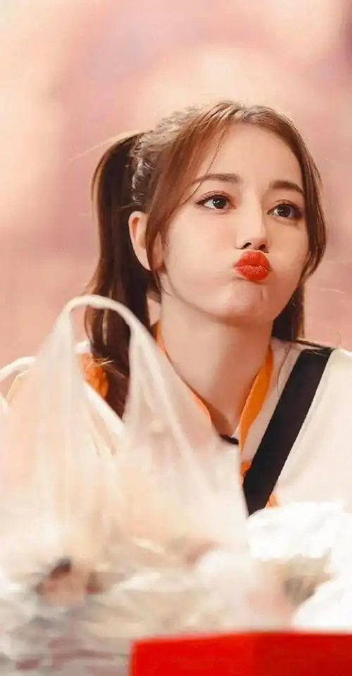 赵丽颖刘诗诗杨紫郑爽杨幂刘亦菲等女星嘟嘴卖萌你被谁萌化了