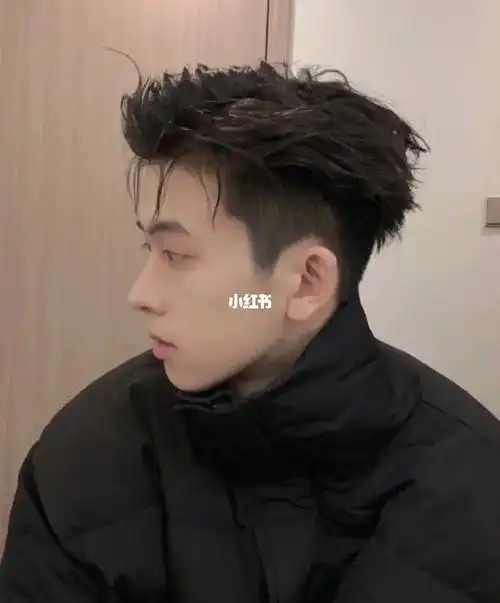 男生发型凌乱微分