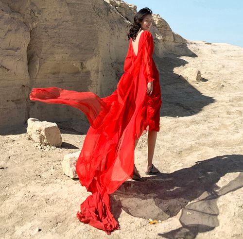 三亚旅游衣服女2021新款超仙沙滩裙拍照飘逸大拖尾长裙红色连衣裙