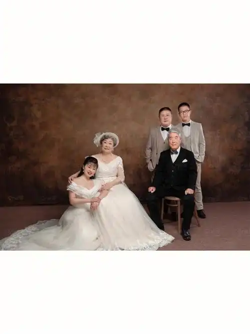 三代同堂的全家福贵阳全家福