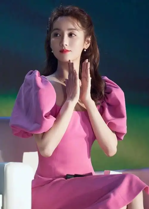 胡歌的梦中情人,一顿火锅吃进了豪门,吕一是如何上位的