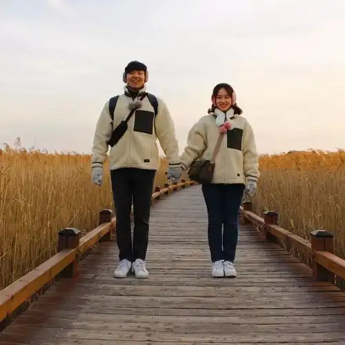 这才叫情侣照你那顶多算合影