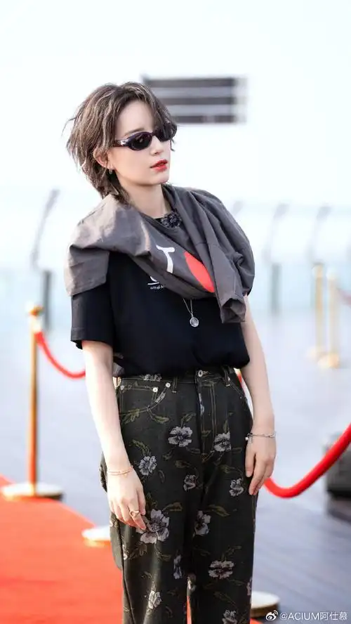 仅仅是饰品##明星同款##李斯丹妮##李斯丹妮时尚科普##李斯丹妮同款