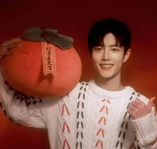 原创肖战2019年元宵节图片对比这就是成长的痕迹吗