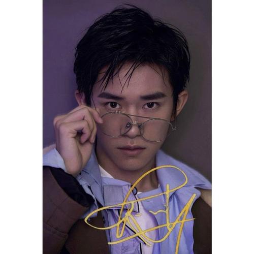 6寸 tfboys 易烊千玺 亲笔签名照片新款热门宣传照签名照442号