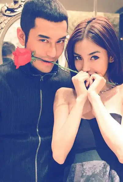 黄晓明否认求婚baby 实为陪父母度假女友相伴被疑求婚_女性网络_美女