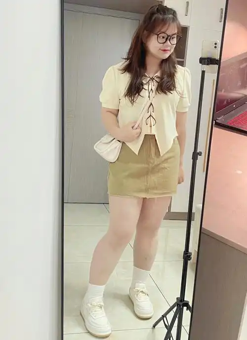 给姐妹们参考参考:身高170cm|体重174