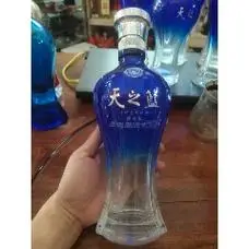 2017年剑南春老酒瓶