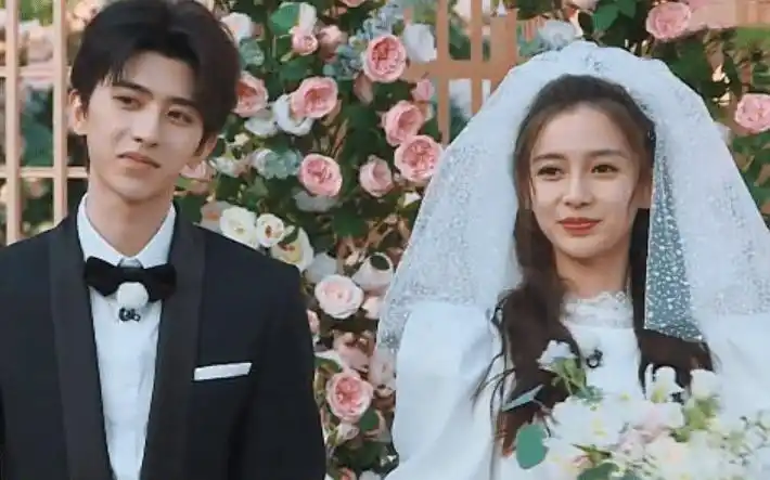 曝蔡徐坤与一线女星恋爱瓜!