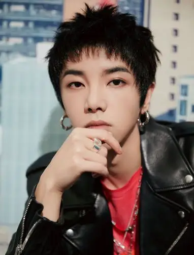 华晨宇城市猎人造型时尚帅气写真29