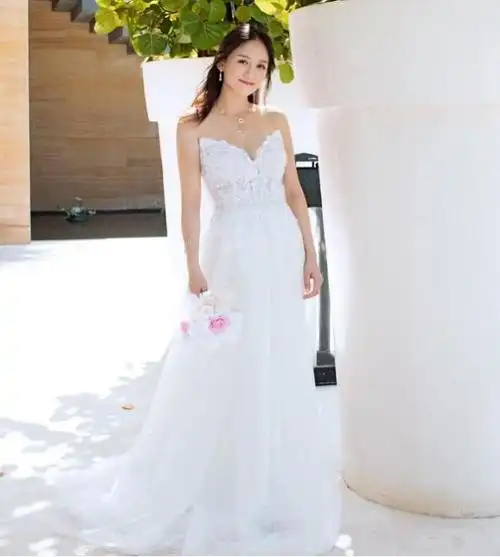 陈乔恩一身红纱太柔情了岁月静好的样子哪个男人看了不心动