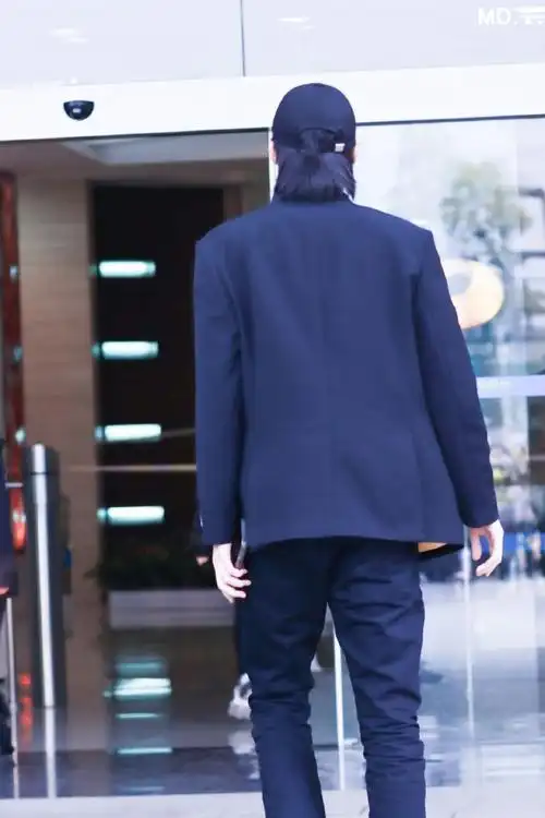 摩登兄弟超话|#刘宇宁演唱网剧司藤主题曲#迷人的背影069969