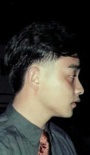 张国荣的侧脸真的太好看了!