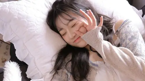 背心吊带美女模特高清桌面壁纸壁纸