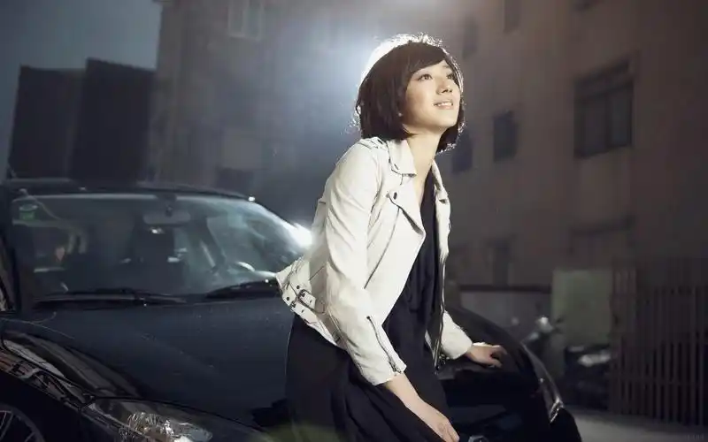 桂纶镁壁纸桌面写真图片-自制1024x1024壁纸.高清大图-明星写真馆n63.