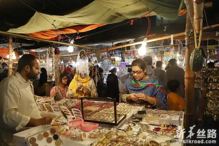 开斋节前购物忙