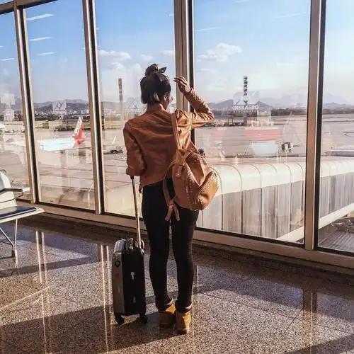 在候机厅就要这样拍教你最炫最酷最帅机场拍照技巧