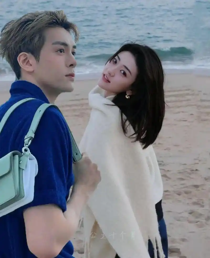 一套#曾舜晞 #梁洁 #分享照片 #live #合照 - 抖音