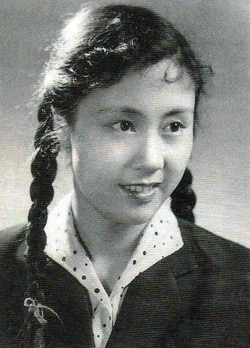 庞学勤:红色英俊小生,照顾重病妻子45年,为何在她去世后就娶生前闺蜜?