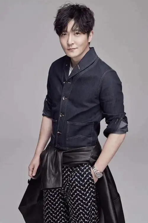 演员郭京飞一首歌圈来老婆结婚17年宠妻如宝